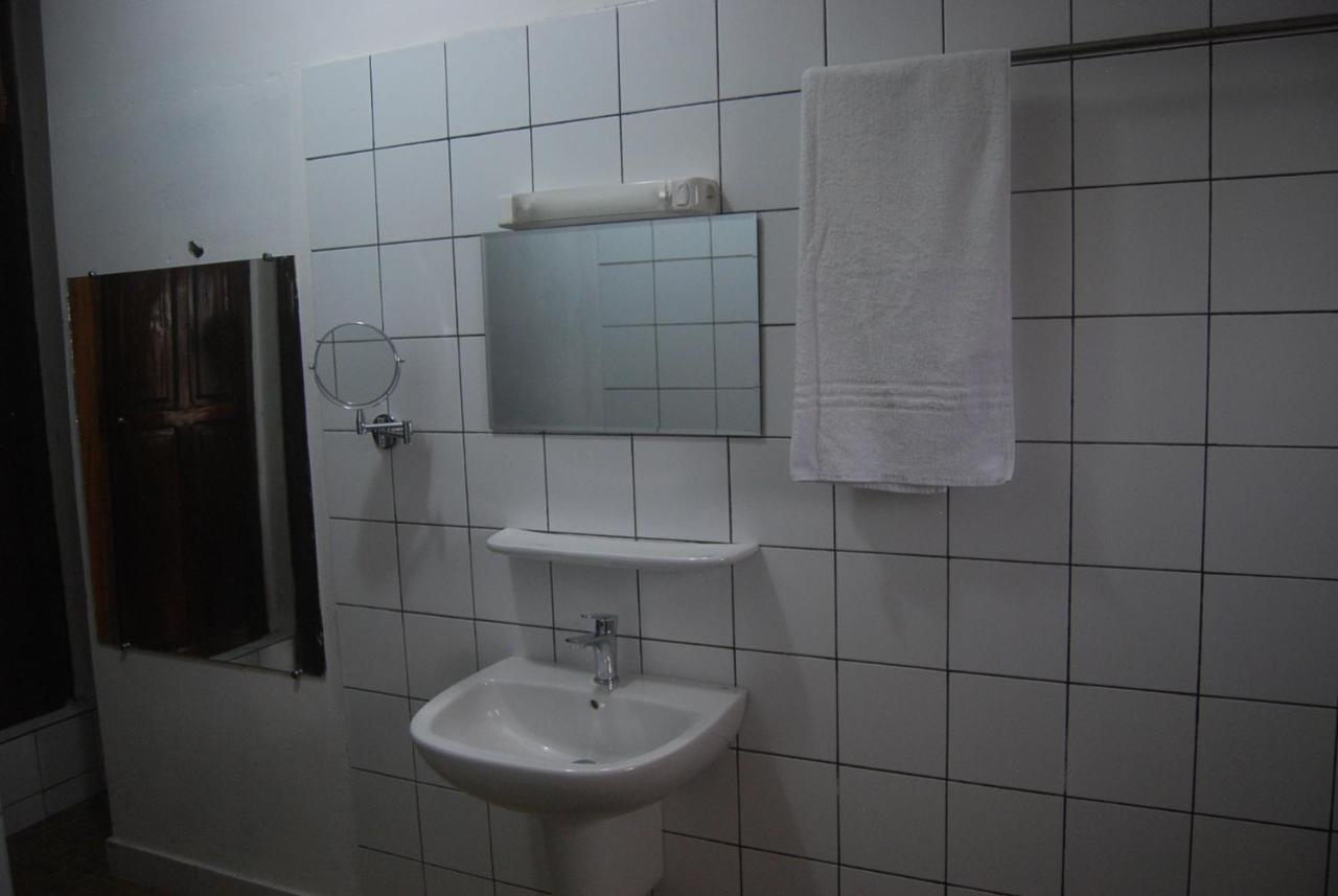 Karls Guesthouse Cotonou Eksteriør billede