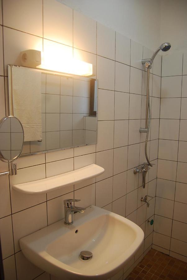 Karls Guesthouse Cotonou Eksteriør billede