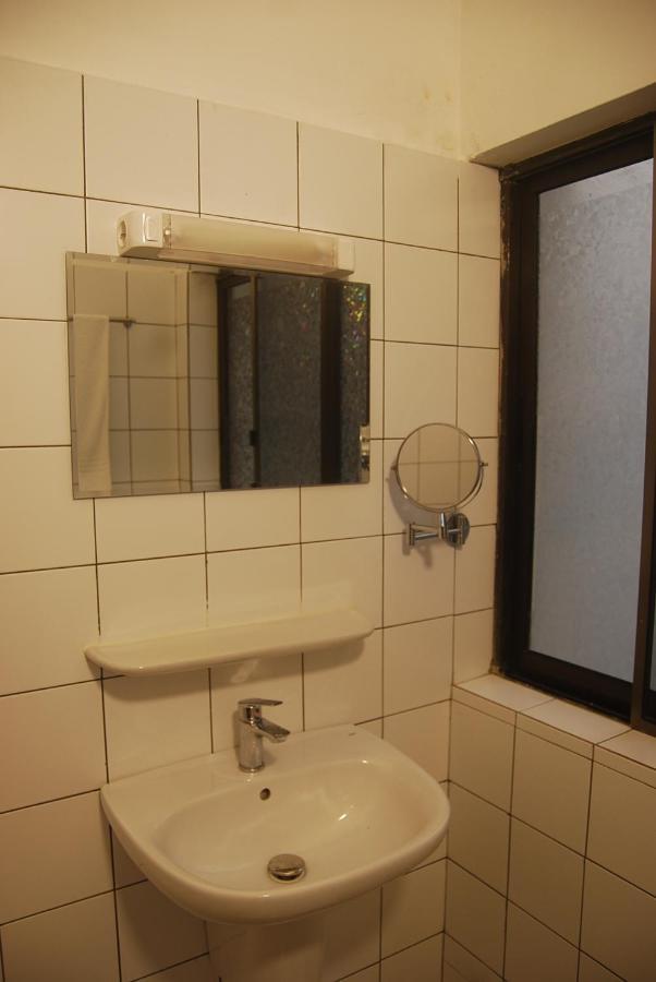 Karls Guesthouse Cotonou Eksteriør billede